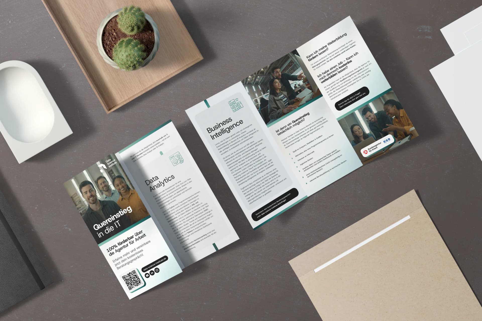 Faltflyer aus dem Designkonzept für das Data Science Institute
