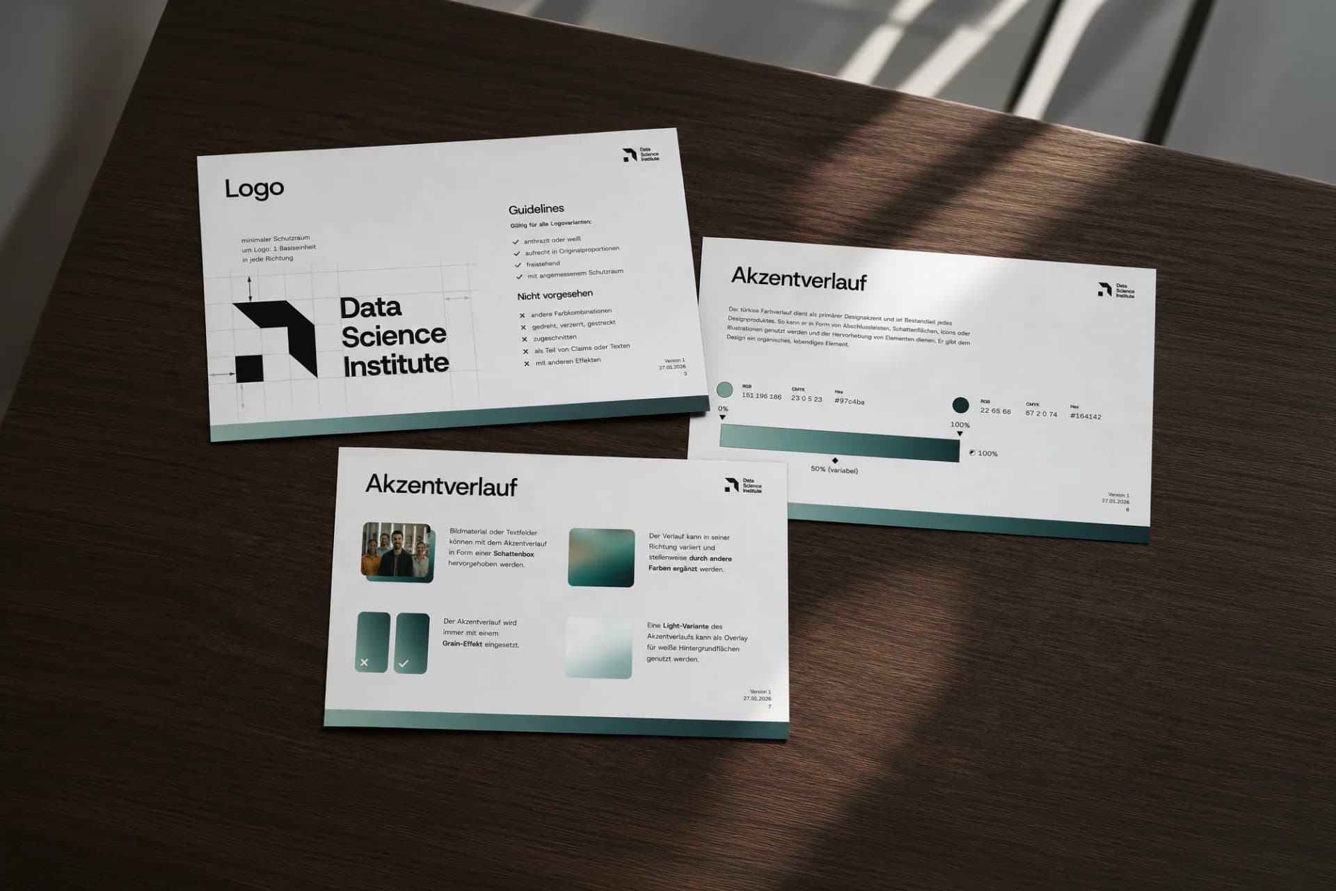 Logo und Akzentverlauf im Styleguide des Data Science Institute