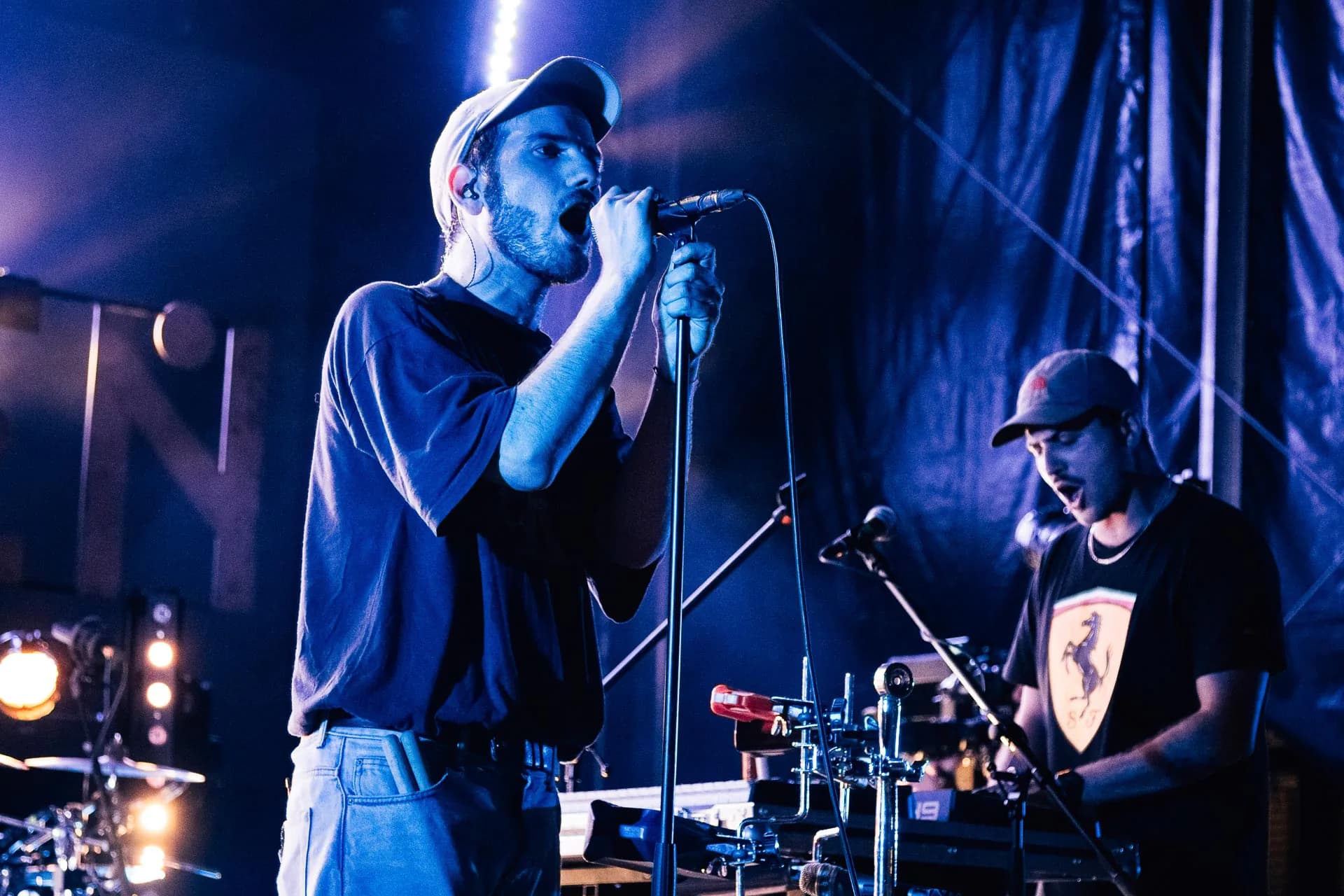 Rapper mit Band auf der Campusfestival-Bühne